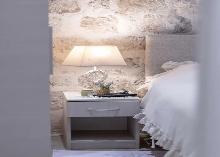 L & L Old Town - One Bedroom Lavander * Ragusa