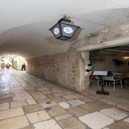 Daire L & L Old Town - One Bedroom Lavander *