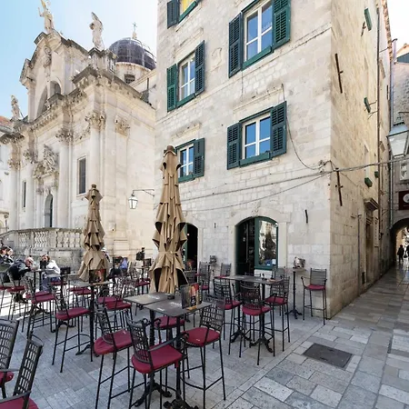 L & L Old Town - One Bedroom Lavander Daire *