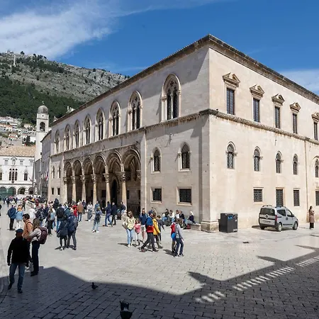 L & L Old Town - One Bedroom Lavander Apartamento