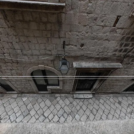 L & L Old Town - One Bedroom Lavander