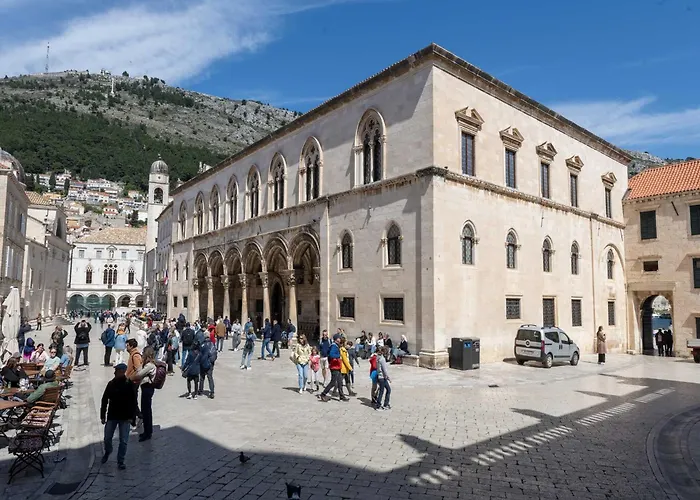 L & L Old Town - One Bedroom Lavander Lägenhet