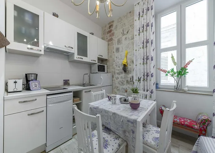 Lägenhet L & L Old Town - One Bedroom Lavander
