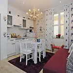 L & L Old Town - One Bedroom Lavander